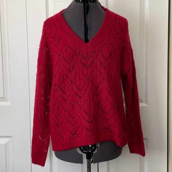 NWT American Eagle Chevron Knit Red Sweater, Size M 🗣LAST CHANCE🗣 - Picture 3 of 4